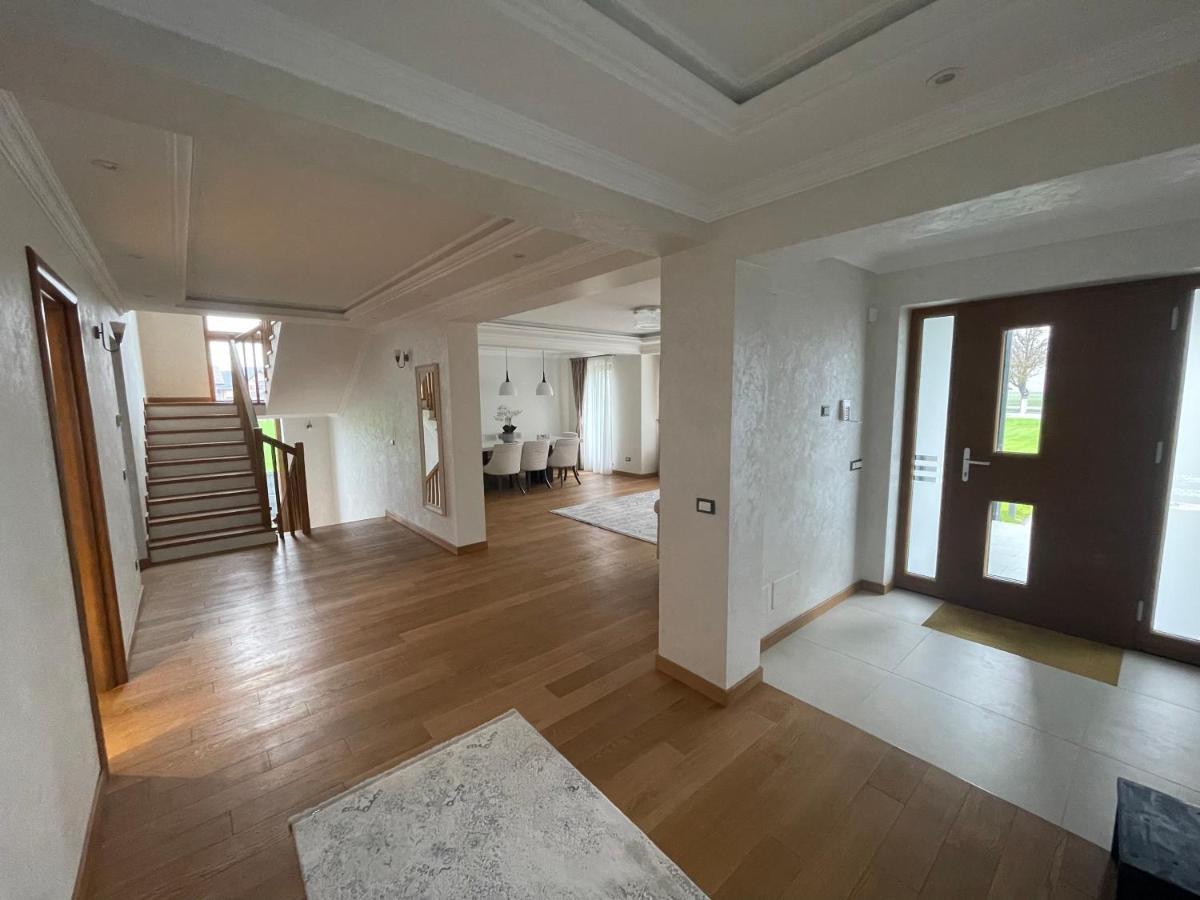 Sunny House Villa Suceava Eksteriør bilde
